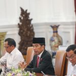 momen-jokowi-gelar-rapat-terbatas-bahas-polusi-udara-jabodetabek-4