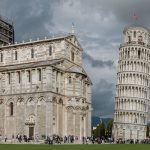 Menara Pisa Dibangun.