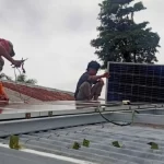 pemasangan panel surya