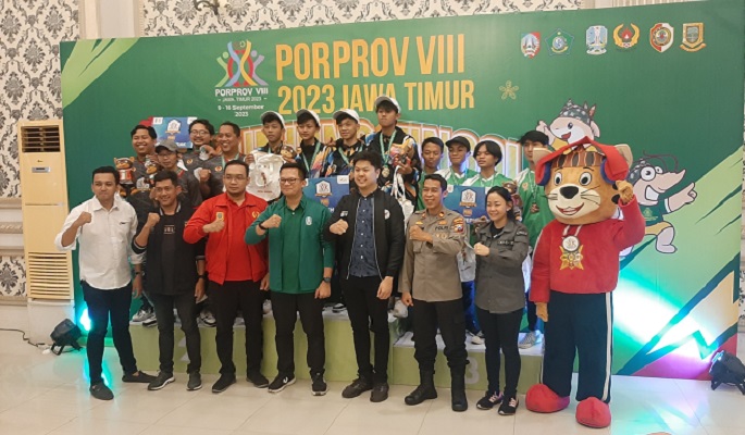 Tim Esports Kota Surabaya Raih Juara Umum