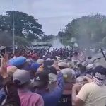 Warga Pulau Rempang Batam Bentrok dengan Aparat Karena Menolak Digusur, Simak Faktanya.