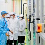 Presiden Jokowi Tinjau Pabrik Baterai Mobil Listrik di Karawang.