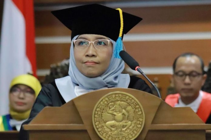 Gubes Unair Prof Dr Ririn Tri Ratnasari SE MSi