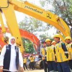 Khofifah Pimpin Apel