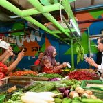 Presiden Jokowi Tinjau Harga Komoditas Pangan di Pasar Jatinegara