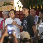 kaesang pakai kaus prabowo