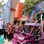 Gubernur Khofifah Tinjau Expo dan Lepas Parade 260 Kendaraan Konversi Listrik Karya Siswa SMK Jatim.