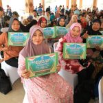 Gubernur Khofifah Gelar Pasar Murah dan Gelontor Bansos di Kabupaten Blitar, Upaya Ringankan Beban Masyarakat.