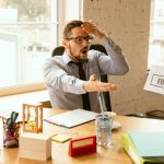 Tsunami PHK Bakal Ancam Bank Besar, Badai Resesi Sudah Tiba?