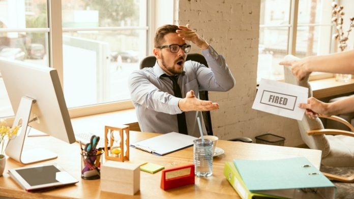 Tsunami PHK Bakal Ancam Bank