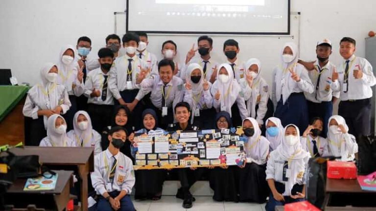 Ribuan Pelajar Surabaya Bersiap Ikuti KM 8