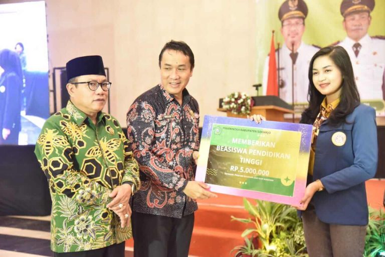Pemkab Sidoarjo Luncurkan 10 Ribu Beasiswa Pendidikan Tinggi