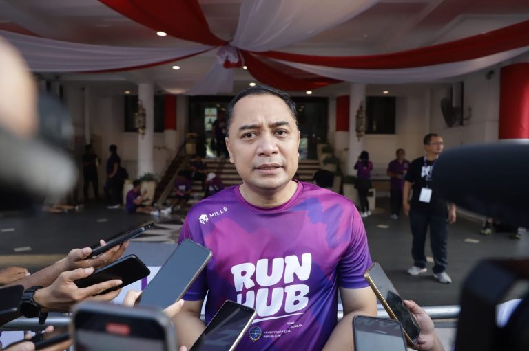Ribuan Pelari Ikuti RUN HUB 2023 di Surabaya, Wali Kota Eri Cahyadi Dukung Jadi Event Tahunan