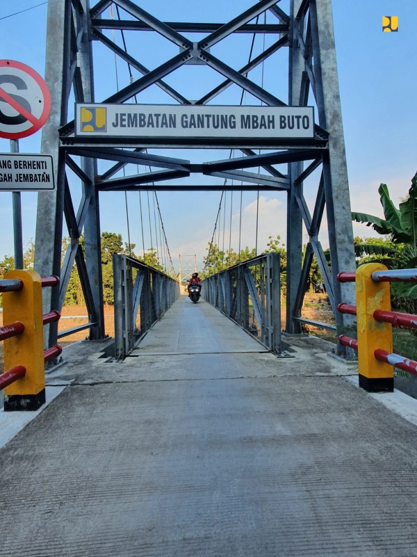 558 Jembatan Gantung