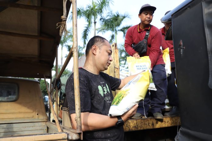 Pemkot Surabaya beras