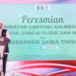 Gubernur Khofifah Resmikan Jembatan Gantung Kaliregoyo Desa Sumberwuluh di Kabupaten Lumajang