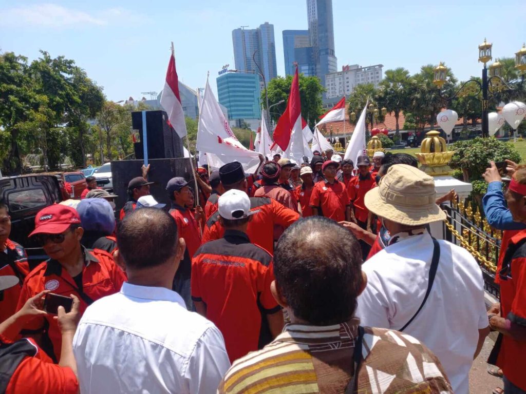 Warganya Demo di Depan Grahadi, PJ Bupati Nganjuk Tidak Tahu