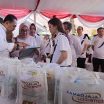 Pemkot Surabaya Percantik Pinggir Sungai Kalimas Dengan 55 Pohon Tabebuya dari PT Kamadjaja Logistics