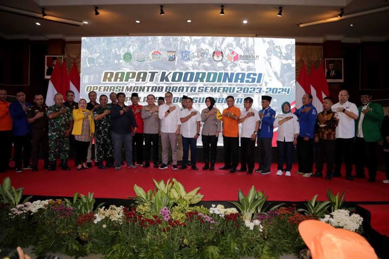 Antisipasi Gangguan Kamtibmas, Pemkot Surabaya bersama Forkopimda Gelar Deklarasi Damai 2024