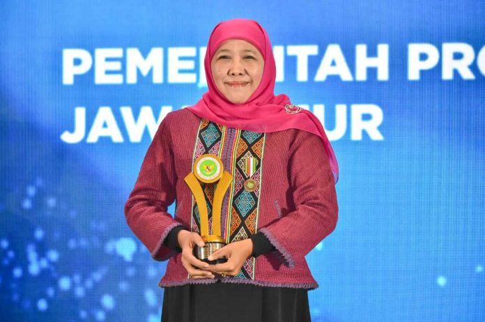 Jatim Juara Umum Anugerah DEN 2023, Gubernur Khofifah Bukti Komitmen Net Zero Emission 2060
