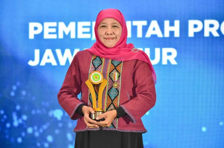 Jatim Juara Umum Anugerah DEN 2023, Gubernur Khofifah Bukti Komitmen Net Zero Emission 2060
