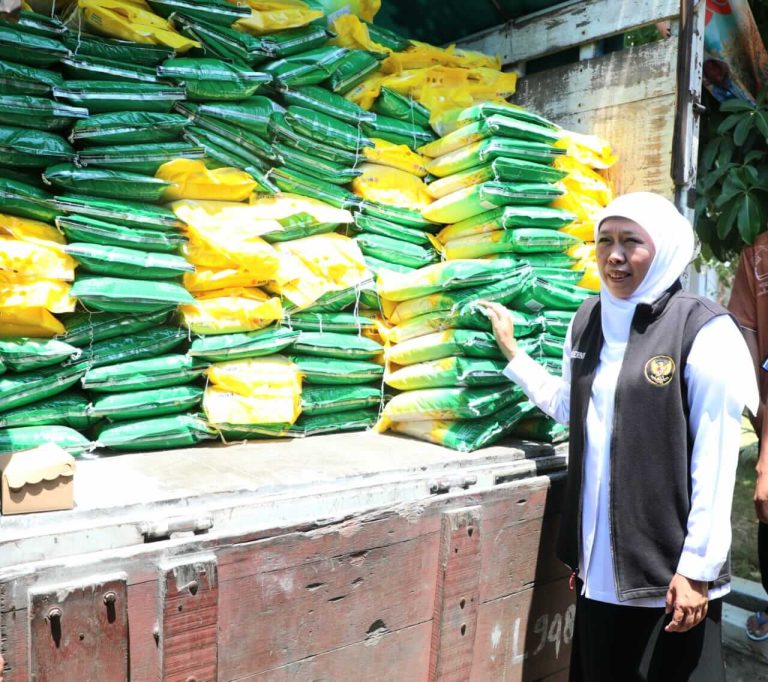 Gelar Operasi Pasar Murah, Gubernur Khofifah: Penuhi Keterjangkauan Daya Beli Masyarakat