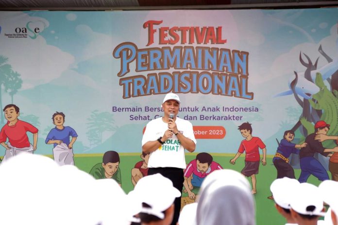 Lestarikan Budaya Lewat Festival Permainan Tradisional, Wali Kota Eri: Gerakan Kebersamaan dan Kekompakan Anak
