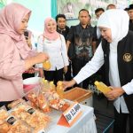 Gubernur Khofifah Gelar Pasar Murah dan Gelontor Bansos di Kabupaten Blitar, Upaya Ringankan Beban Masyarakat