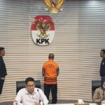 KPK Tahan Tersangka Korupsi Stadion Mandala Krida.