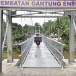 558 Jembatan Gantung