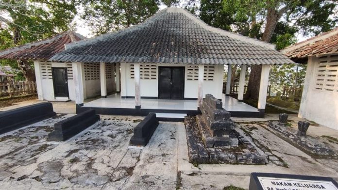 Makam Kuno Wonogiri