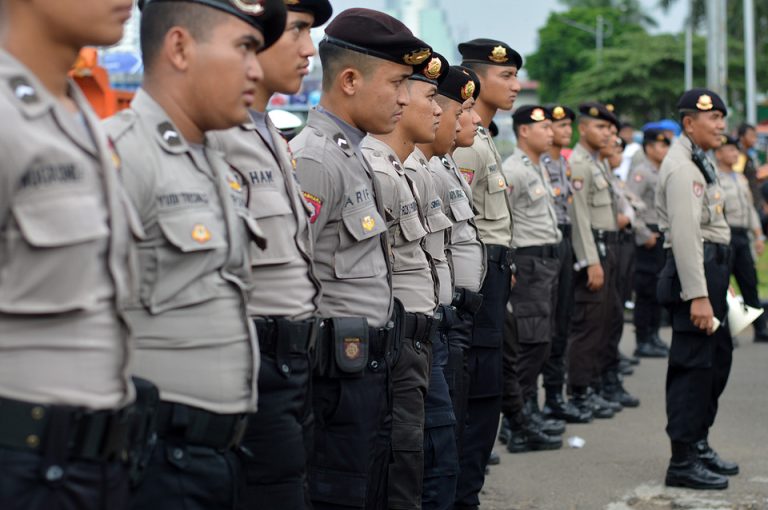 Capres-Cawapres dijaga