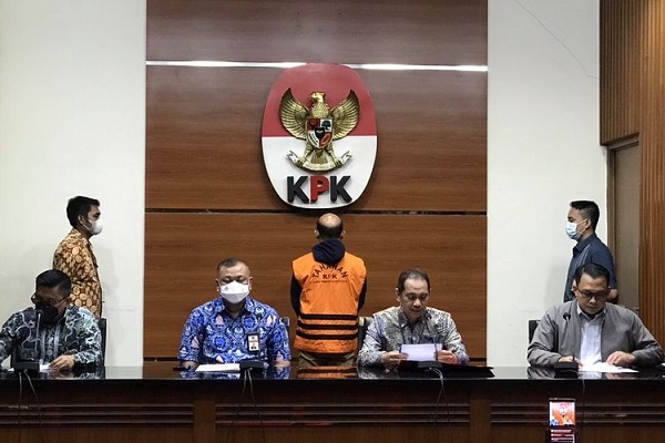 KPK Tetapkan 2 Tersangka Kasus Korupsi