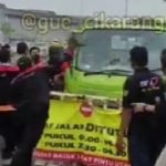 Insiden Sopir Truk Dikeroyok Massa Saat Demo Buruh di Cikarang