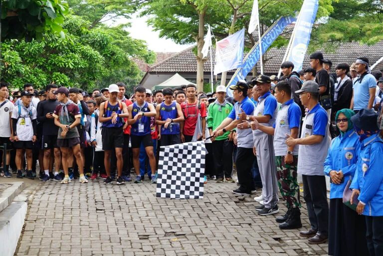 Lomba Lari Lintas Alam