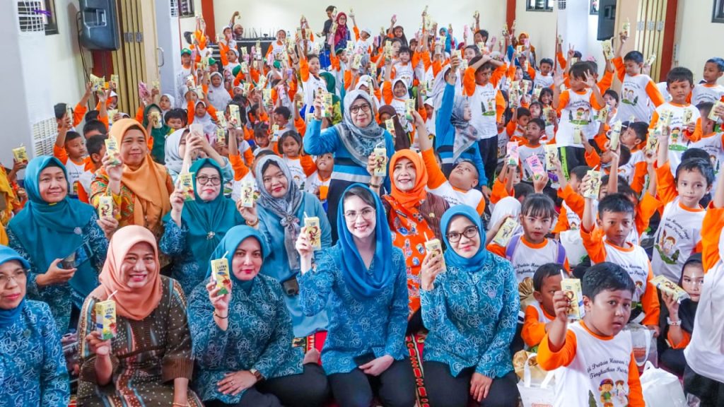 200 Paket Makanan Tambahan