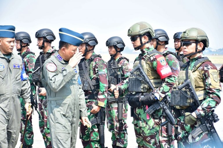 Komandan Puspenerbal Cek Kesiapan dan Kelengkapan Latopsla Aspek Udara  2023