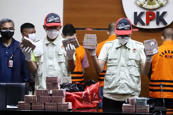 KPK Tetapkan 2 Tersangka Kasus Korupsi Pejabat Ditjen Pajak