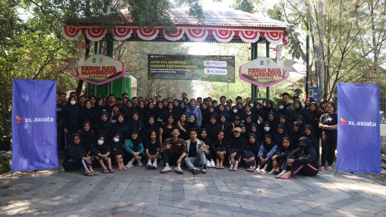 Bertekad untuk Bumi: HMPL ITS bersama XL Future Leaders Ajak Anak Muda Tanam 300 Bibit Mangrove