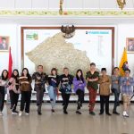 Tiga Seniman Vietnam