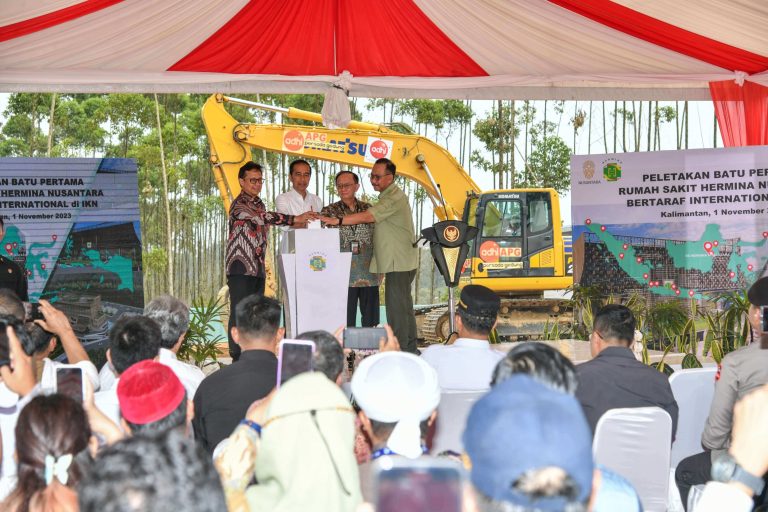 Pagi di IKN, Presiden Tinjau Pembangunan IKN dari Atas Lokasi Kantor Presiden