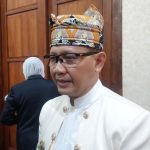 Khofifah Peraih Tiga Lencana