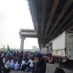 Insiden Sopir Truk Dikeroyok Massa Saat Demo Buruh di Cikarang.