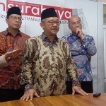 Sekretaris Umum Pimpinan Pusat Muhammadiyah Prof. Abdul Mu’ti (tengah) di Surabaya, Jumat 24/11/2023. Foto : Novia/nawacita.