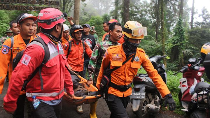 erupsi gunung marapi