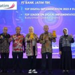 Konsisten Lakukan Transformasi Digital, Bank Jatim Boyong Dua Penghargaan Sekaligus Dalam TOP Digital Awards 2023