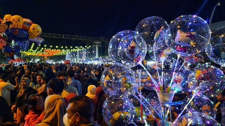 Solo Car Free Night Tahun Baru 2024