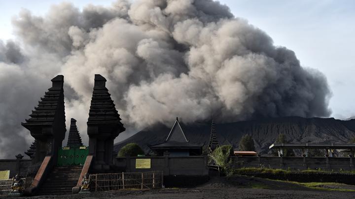 Gunung Bromo asap
