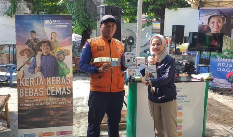 BPJAMSOSTEK Kampanyekan Kerja Keras Bebas Cemas di Pasar Baru Gresik