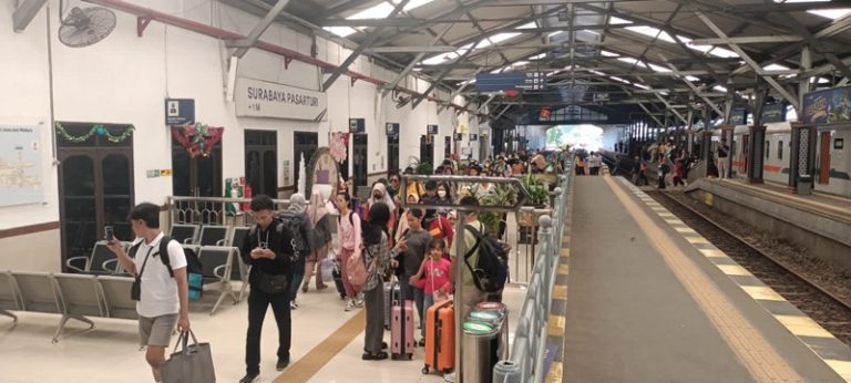 Daop 8 Mencatat Pemesanan Tiket Jelang Tahun Baru 2024 Sebanyak 19.892 Pelanggan